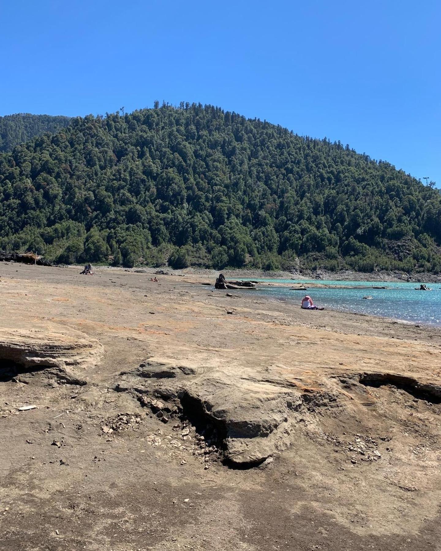Cabanas & Tinajas Entre Volcanes Hornopiren Bagian luar foto